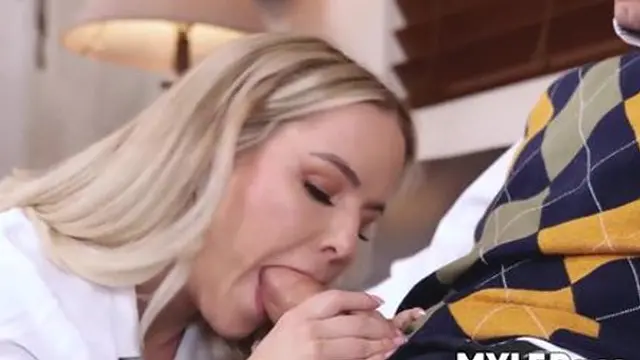 Nick Stokes dumps cum on his girlfriend and milfs faces after intense couch sex (Slimthick_vic Slimthick_vic)