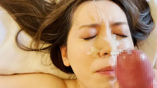 Beautiful young wife′s hot flirtatious blowjob and face cumshot (3)