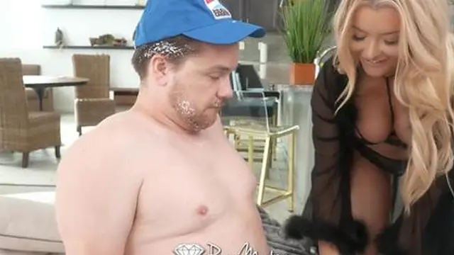 PUREMATURE Busty Milf Linzee Ryder Sucks Big Dick🍆