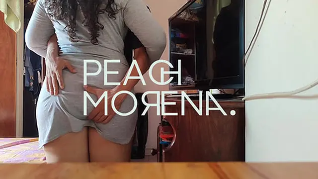 El boyfriend de mi esposo me besa con fuerza &mdash;  no puede resistirse a mi culo