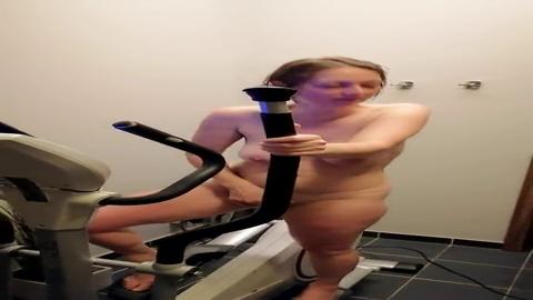 Tiny tit tantrum of delight