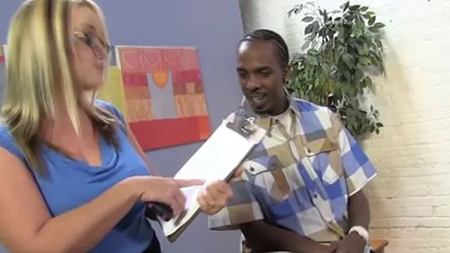 Dogfartnetwork - Busty cougaree siren enjoys double penetration