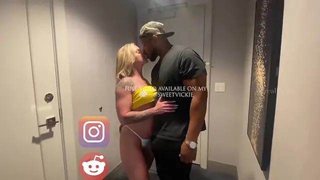 Sweet Vickie′s married pussy🌮️ gets crushed by massive BBC