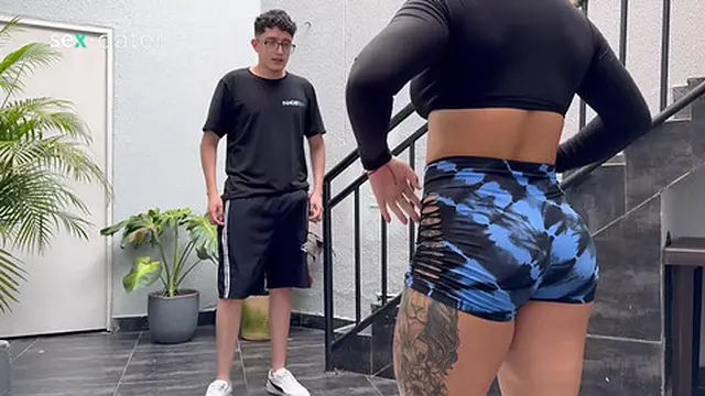 Nerd boy seduces his neighbor MILF to train with him and fucks her outdoors! Pipeboy and Karen