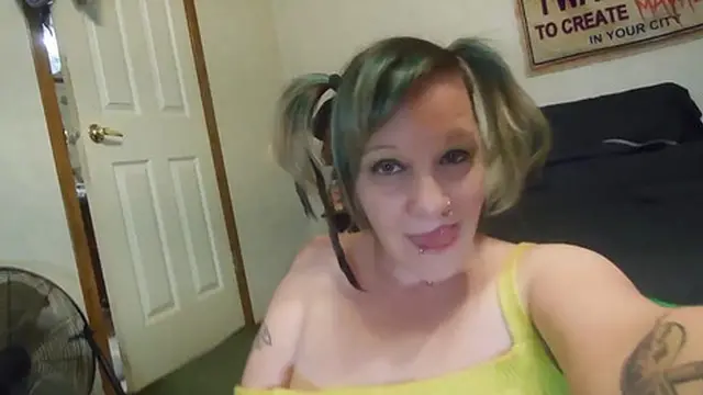 St  Patty′s lucky sex machine — first time girl cumming nonstop