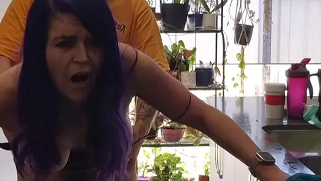 milf′s stuck washing up while hunk has wild plans