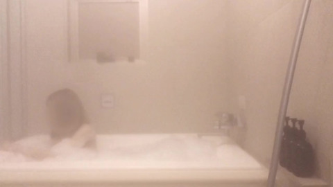 Bubble bathing(Japanese college girl)