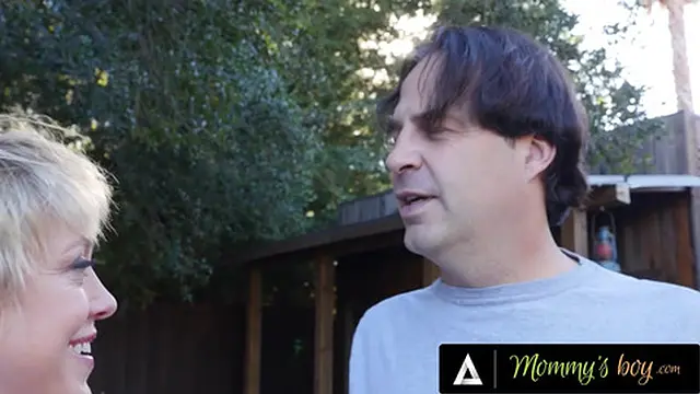 Stranger Offers Ride Home In Exchange For MILF Dee Williams To Ride His Big Cock🍆