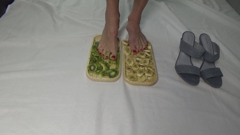 I trample fruits with my feet. Lick my feet