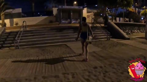 Sexo en la playa pública