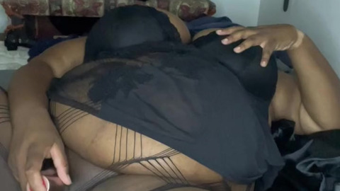 Bbw milf plays with clit tell orgasm