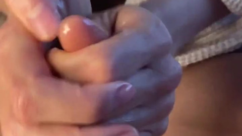 ???? Gorgeous Wife Jerks Big Cock Until He Cums Hard on Her Hands