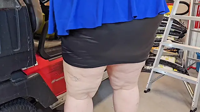 Thought I would enjoy you watching my big ass while I work - bbw ssbbw &mdash;  Fat ass &mdash;  big butt &mdash;  thick ass