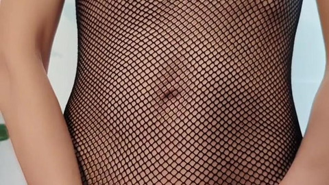 La GATTINA ECCITATA IN RETE NERA si masturba, PISCIA NELLA SUA CIOTOLA E SQUIRTA - Miele Blanco Pee (Catwoman)