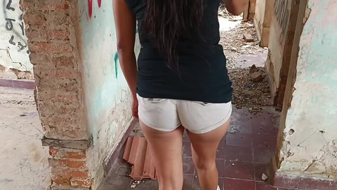 Cogiendo rico con mi cuñada de 20 años en la estación abandonada