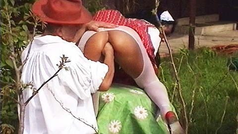 Rugged outdoor session: mature woman receives intense, aggressive, and intense anal👌 intercourse