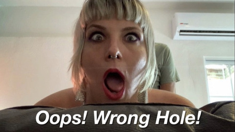 OOPS! WRONG HOLE! / Stuck Mom Gets ANAL👌 SURPRISE