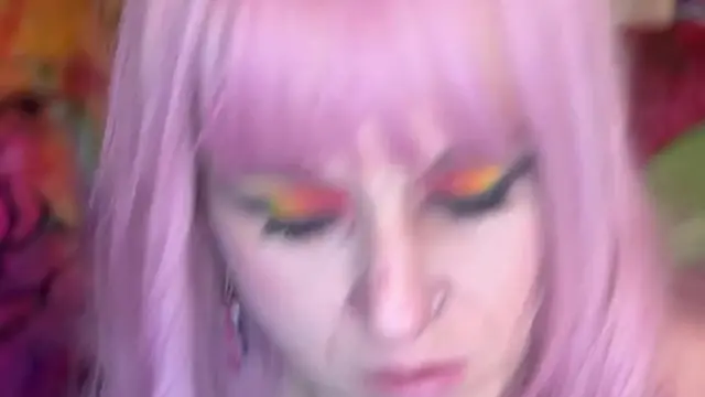 Suzy Wylde is wet and eager to ride &mdash;  watching her snatch get worked