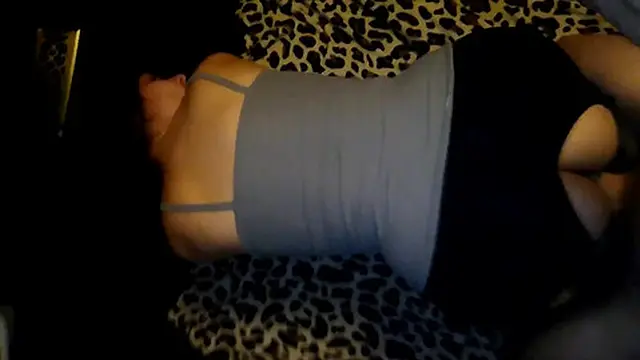 Ripped yoga pants to cum on my ass while I squirt