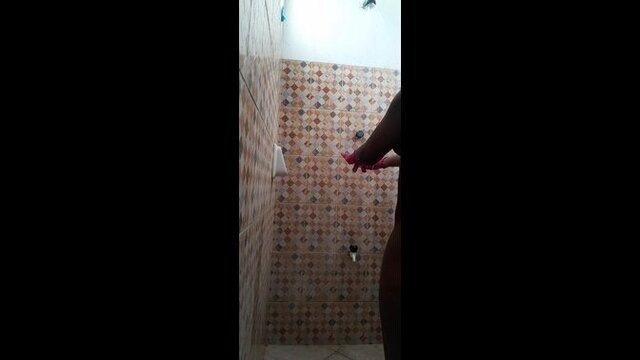 Neighbour's secret peek at bathing beauty