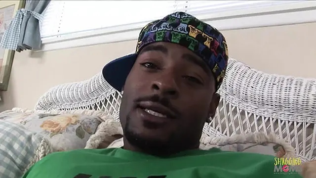 Kapri Styles begs for relentless dick🍆 worship on her juicy black booty hole