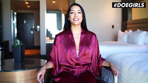 Sensual Older Lady Chloe Amour Solo Performances - DOEGIRLS