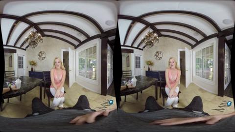 Stepmommy's wet beaver demands attention in filthy VR session