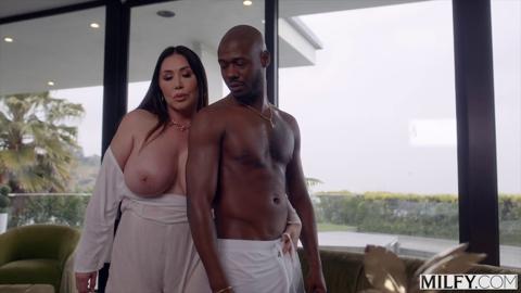 Sexy mature mom seeks big black cock🍆 on filthy mattress