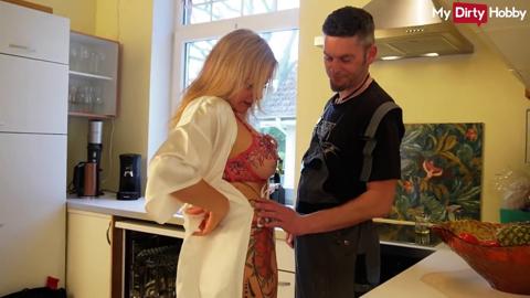 Dirty suburban housewife gets naughty😈 with her plumber buddy on Mydirtyhobbycom